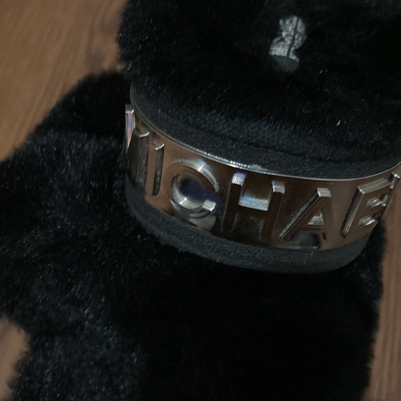 Michael Kors Alfie Faux Fur Platform Slide Black/Silver Size 10M NWT - Picture 4 of 9